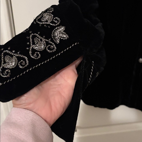 Black Embroidered velvet western Button-Up Shirt - Picture 5 of 7